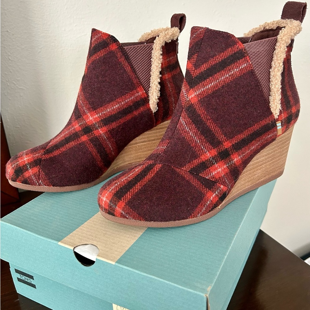 Toms Kelsey Wedge Bootie Sz 7 Plaid